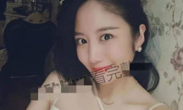 抖音网红花店老板娘吃瓜,趣味生活瞬间曝光